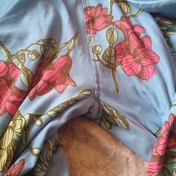 Lularoe - Picture 4 of 4